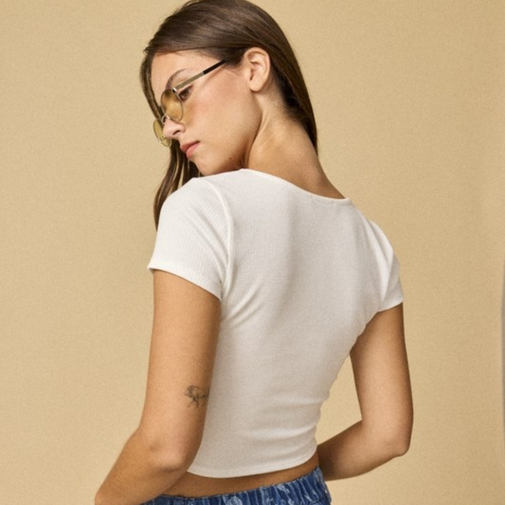 🤍 Alexa Bow Keyhole Top in Off White - Picture 6 of 7
